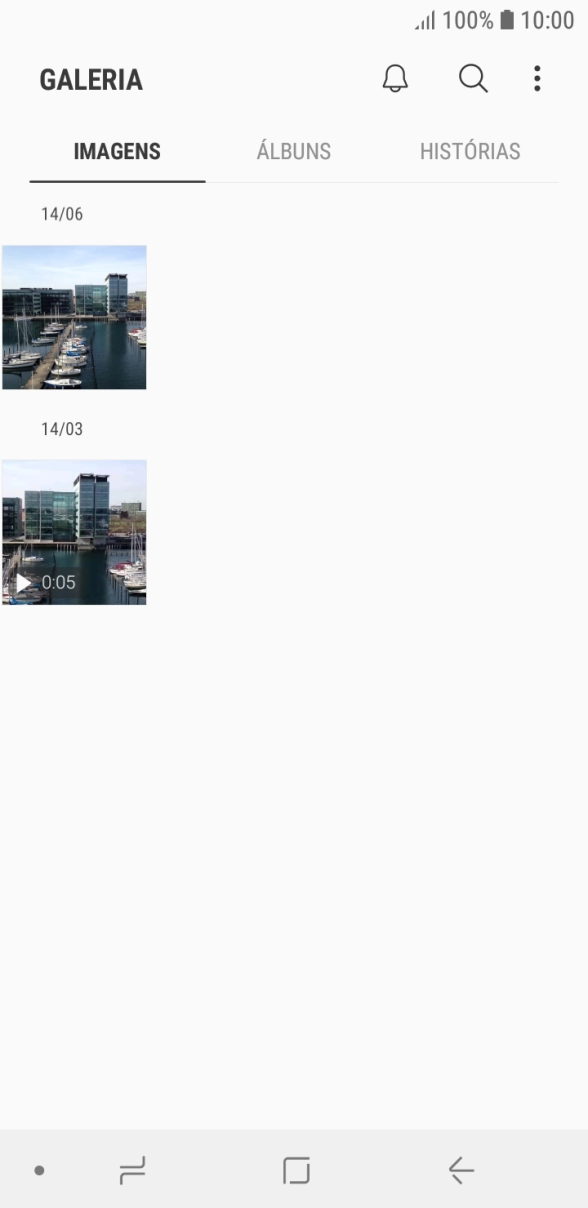 Prima ÁLBUNS e vá até à pasta pretendida.