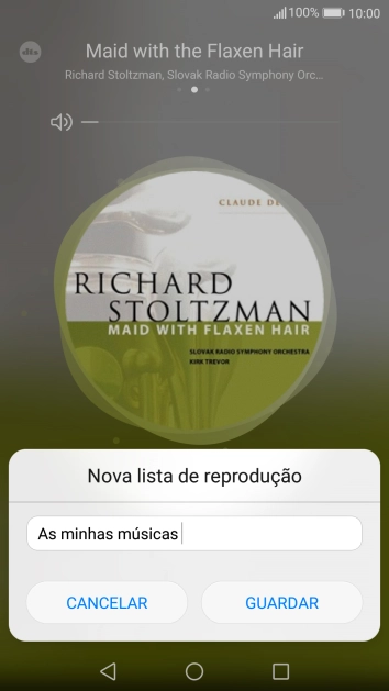 Introduza o nome pretendido para a lista de reprodução e prima GUARDAR.