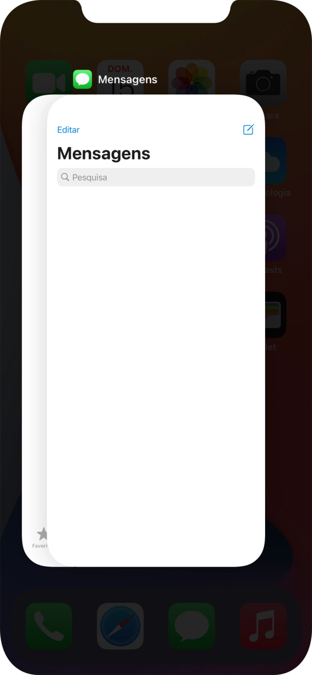 Deslize o dedo para cima sobre a aplicação pretendida para a terminar.