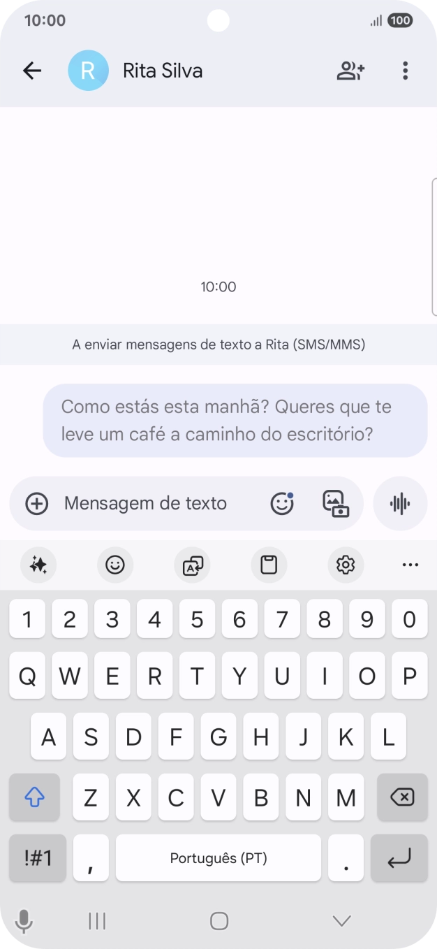 Comece uma conversa e prima o ícone de AI.