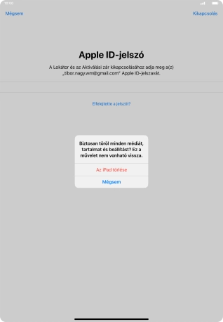 Írd be az Apple ID-hoz tartózó jelszót, és válaszd Az iPad törlése lehetőséget. Várj egy pillanatot, amíg a táblagép visszaállítja a gyári beállításokat. A táblagép konfigurációjához és ahhoz, hogy üzemkész állapotba hozhasd, kövesd a kijelzőn megjelenő utasításokat.