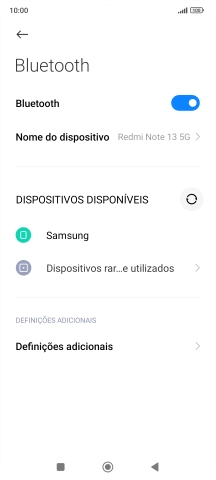 Prima o dispositivo Bluetooth pretendido e siga as indicações no ecrã para emparelhar o dispositivo pretendido com o telefone.