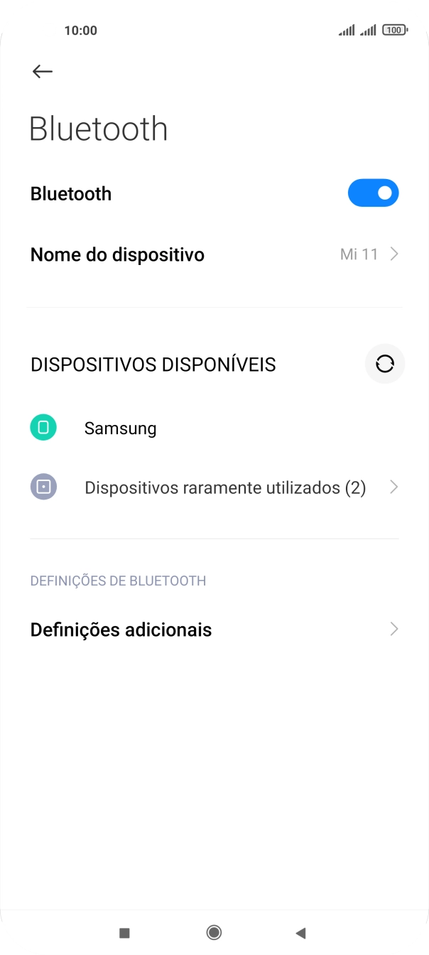 Prima o dispositivo Bluetooth pretendido e siga as indicações no ecrã para emparelhar o dispositivo pretendido com o telefone.