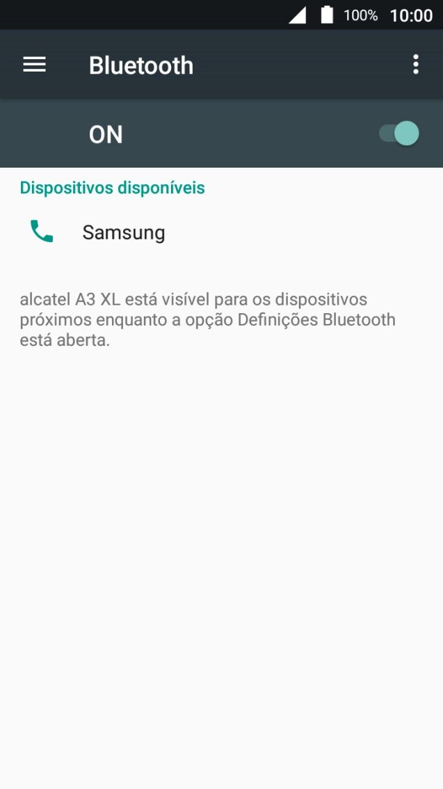 Prima o dispositivo Bluetooth pretendido e siga as indicações no ecrã para emparelhar o dispositivo pretendido com o telefone.