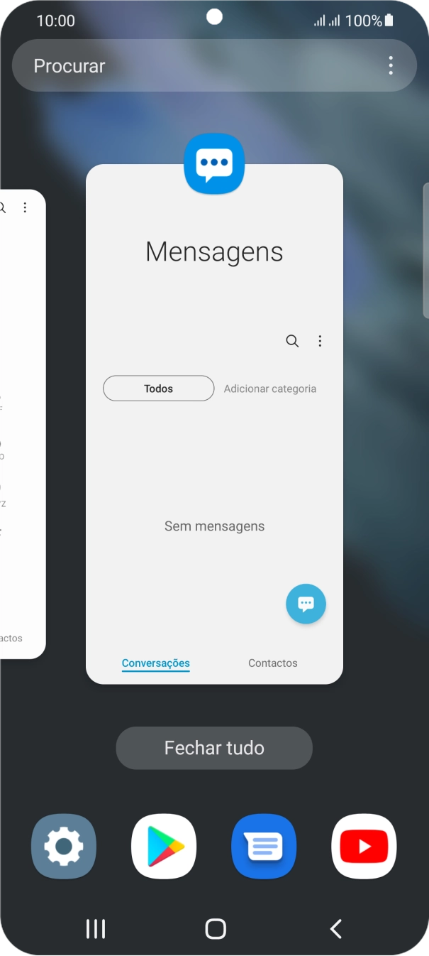 Para terminar uma aplicação em curso, deslize o dedo para cima na aplicação pretendida.