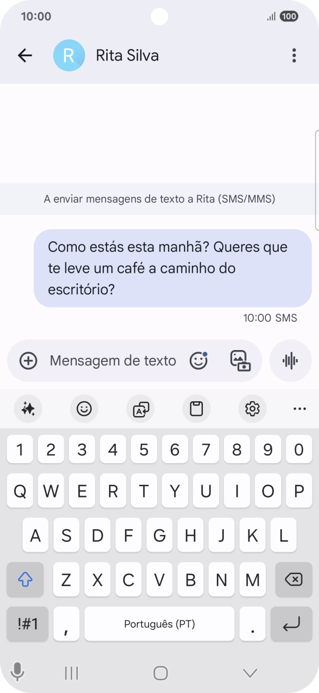 Comece uma conversa e prima o ícone de AI.