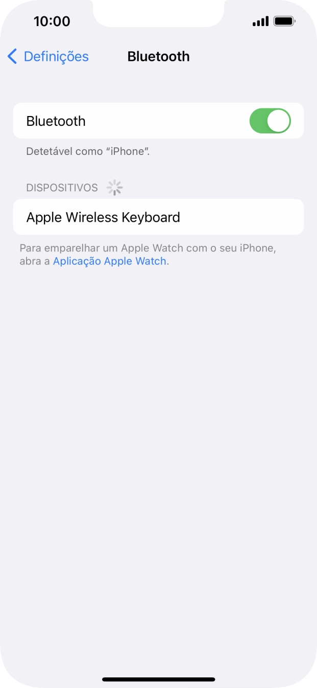 Prima o dispositivo Bluetooth pretendido e siga as indicações no ecrã para emparelhar o dispositivo pretendido com o telefone.