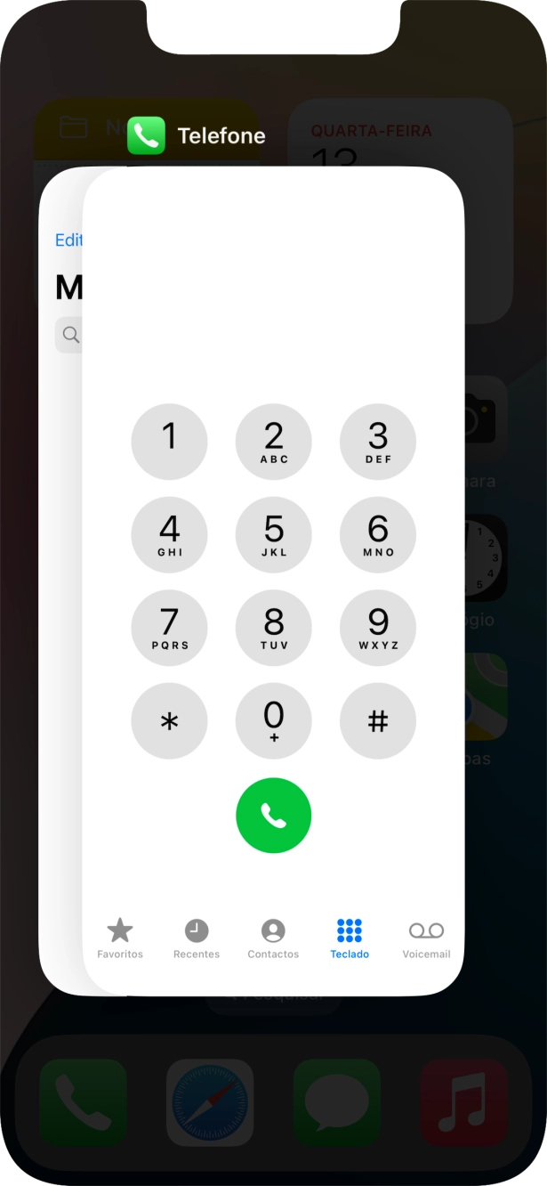 Deslize o dedo para cima sobre a aplicação pretendida para a terminar.