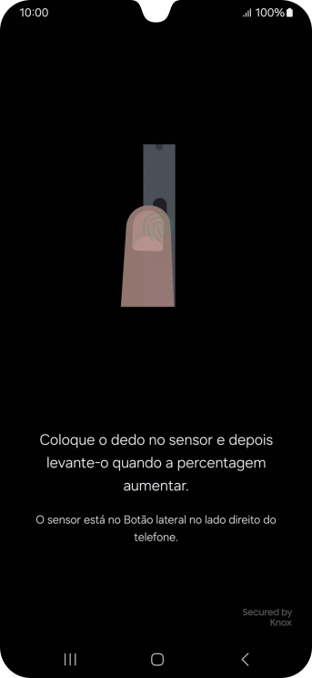 Siga as indicações no ecrã para definir a impressão digital como código de bloqueio.