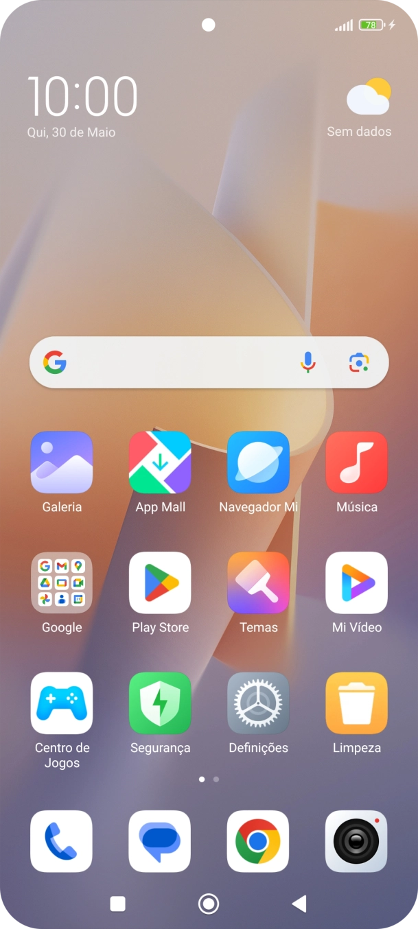 Quando o ícone de bateria em carregamento for mostrado no ecrã, a bateria está em carregamento.