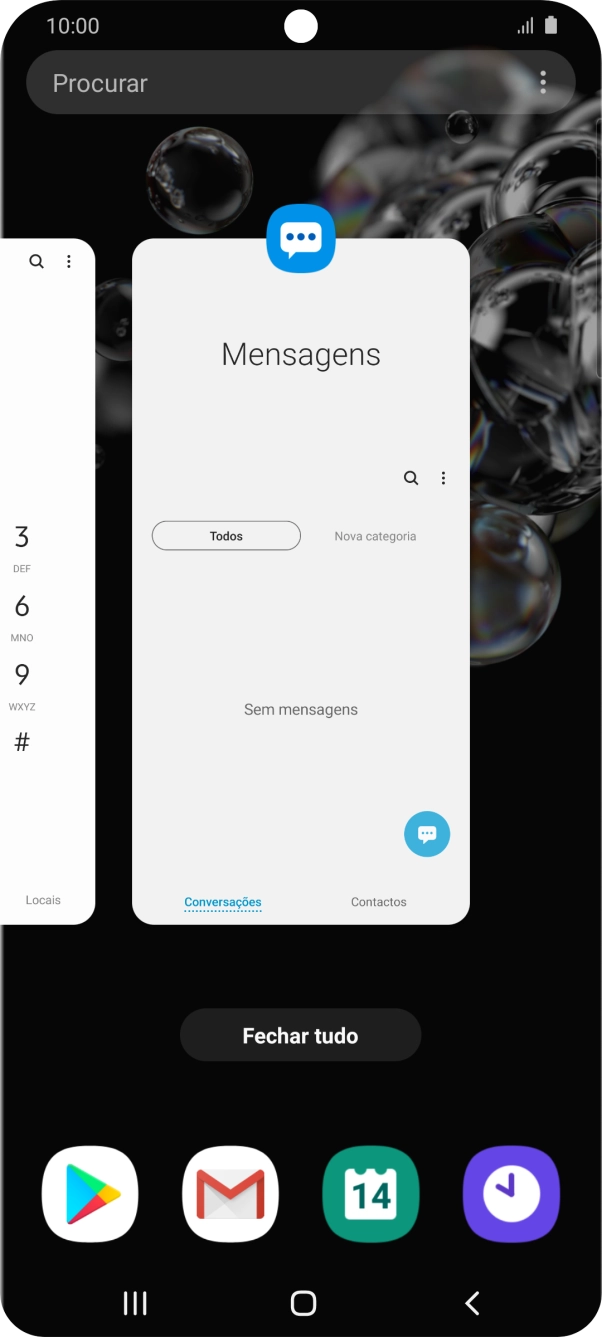 Para terminar uma aplicação em curso, deslize o dedo para cima na aplicação pretendida.