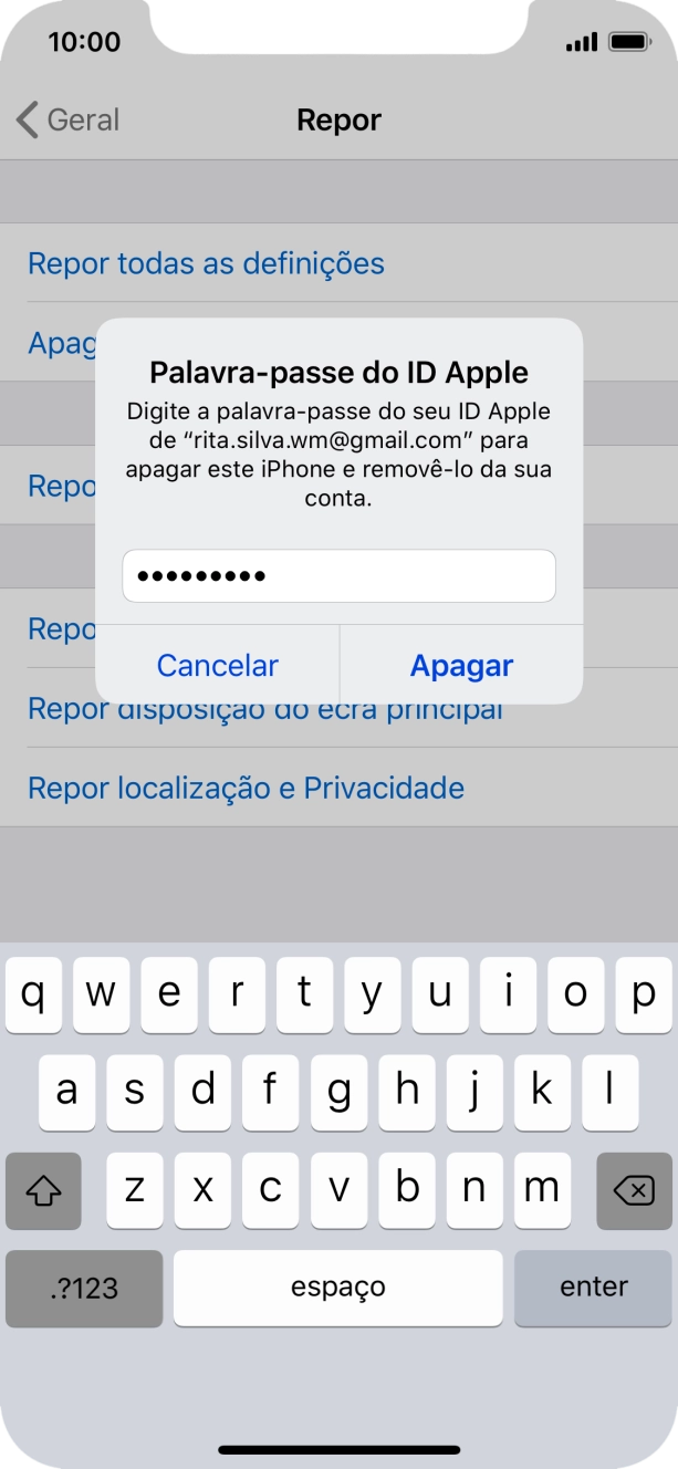 Introduza a password do ID Apple e prima Apagar. Aguarde um momento enquanto o telefone restabelece as definições originais. Siga as indicações no ecrã para configurar o telefone de modo que este fique pronto a ser utilizado.