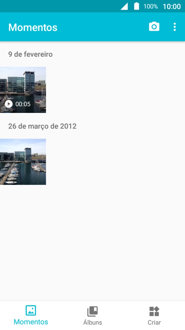 Prima Álbuns e vá até à pasta pretendida.