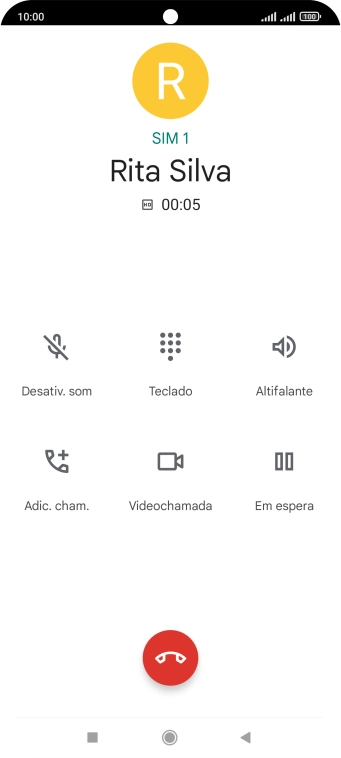 Prima o ícone para terminar a chamada.