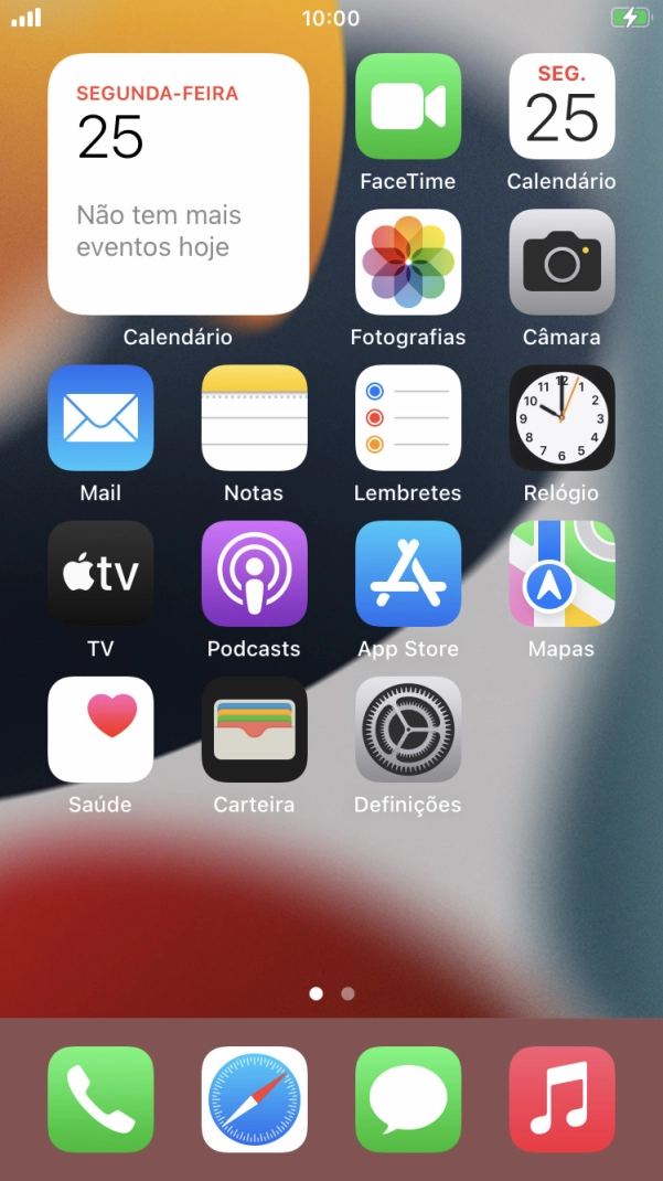 Quando o ícone de bateria em carregamento for mostrado no ecrã, a bateria está em carregamento.