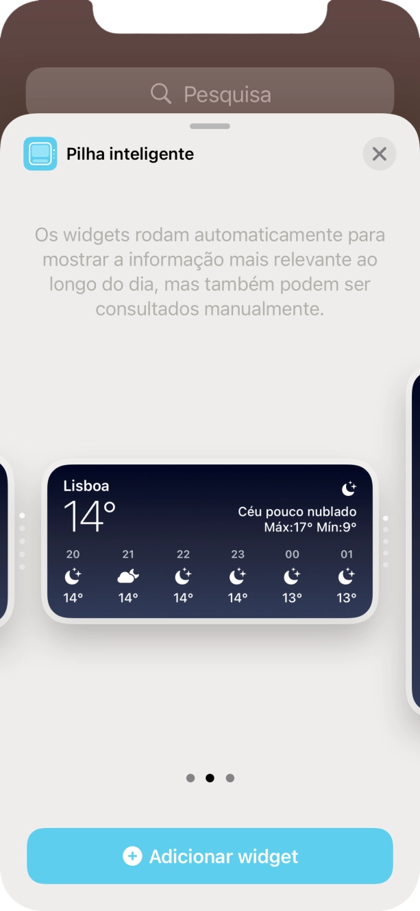 Para escolher a dimensão pretendida para o widget, deslize o dedo para a direita ou para a esquerda sobre o ecrã.