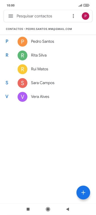 Prima o ícone de novo contacto.