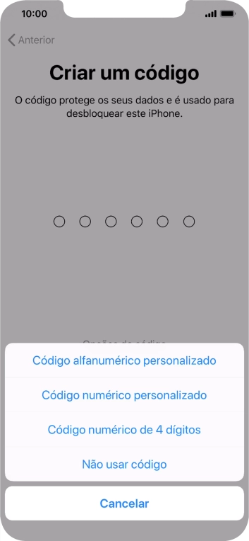 Siga as indicações no ecrã para ativar a utilização do código de bloqueio do telefone ou prima Não usar código.