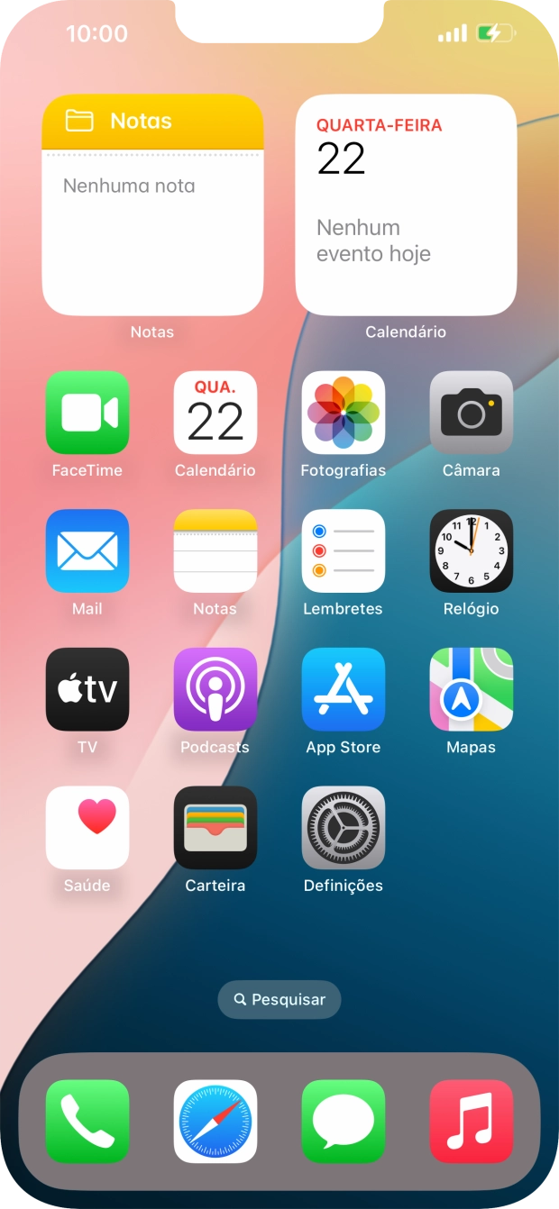 Quando o ícone de bateria em carregamento for mostrado no ecrã, a bateria está em carregamento.