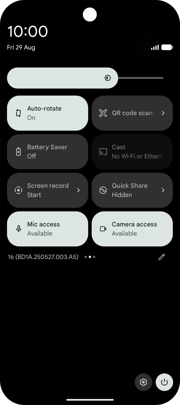 Press the screen rotation icon to turn the function on or off.