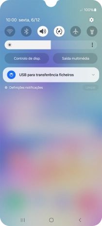 Prima a lista suspensa.
