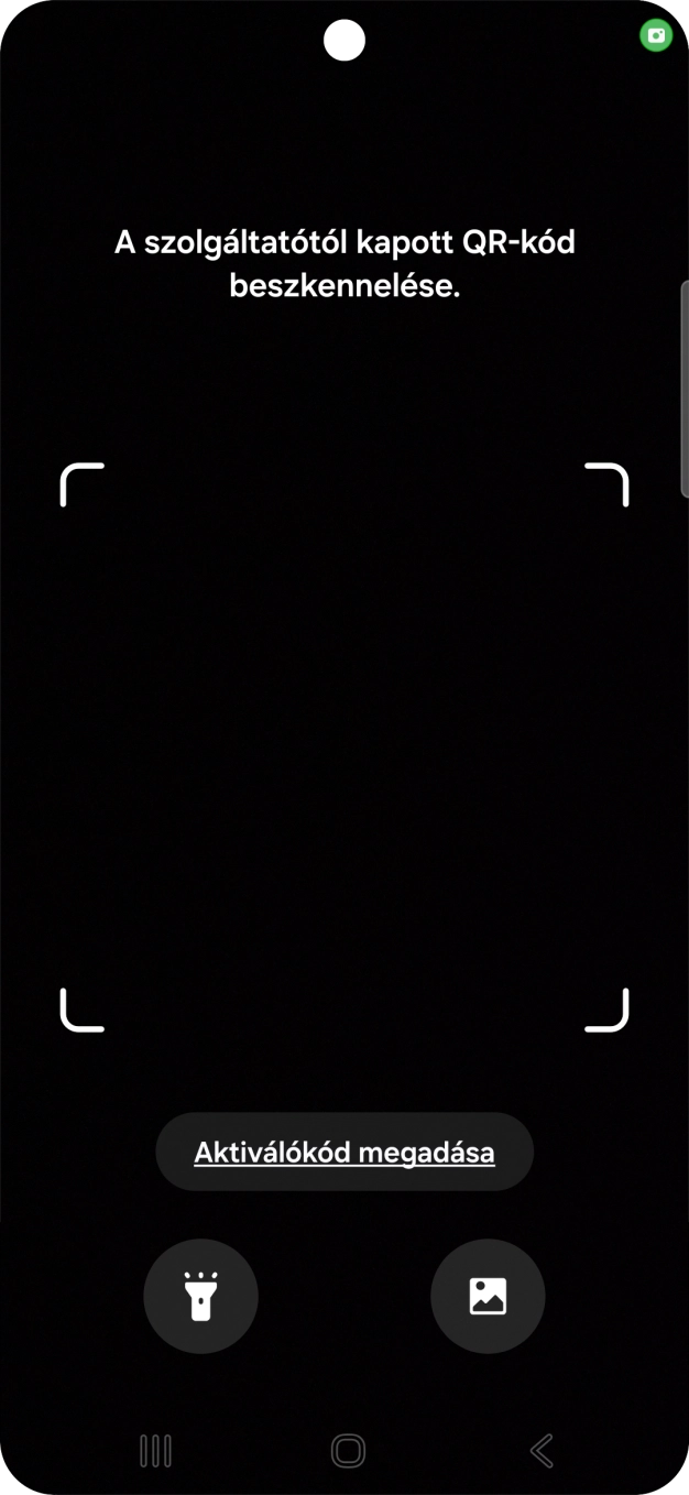 Helyezd az elküldött QR-kódot a telefon kameráján látható kereten belülre a kód beszkenneléséhez.