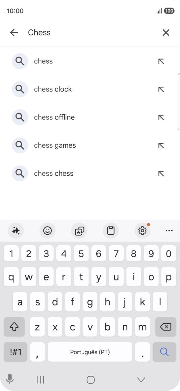 Introduza o nome ou categoria da app pretendida e prima o ícone para pesquisar.