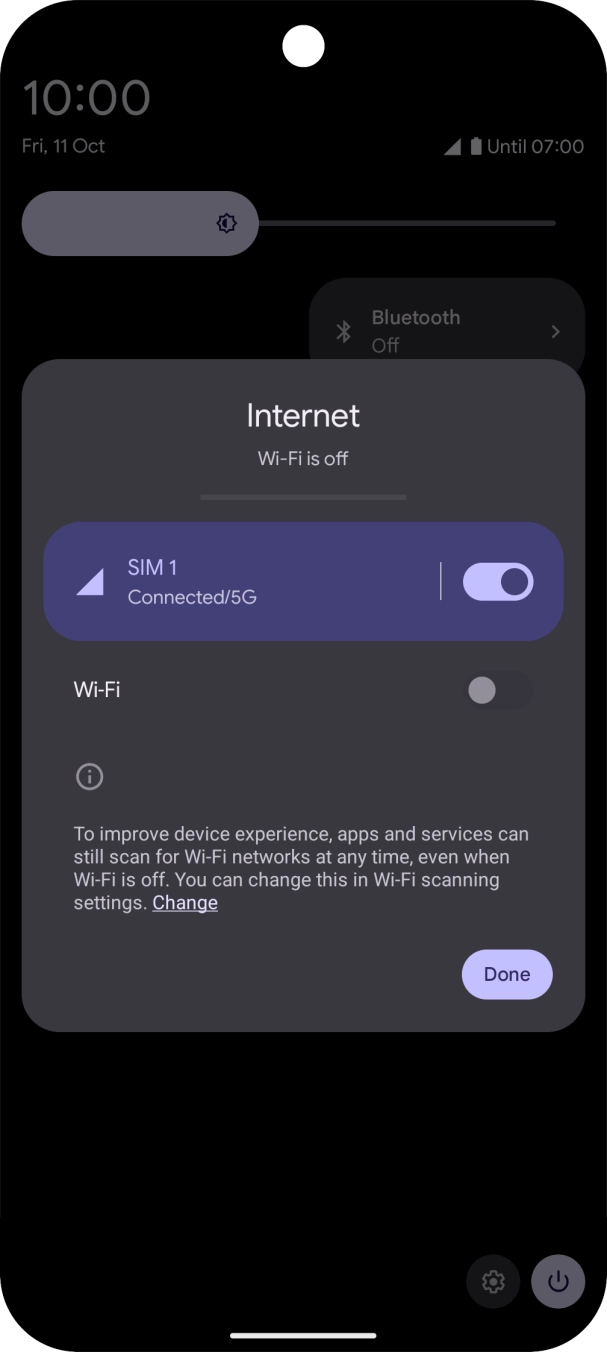 Press the indicator next to the mobile data icon to turn the function on or off.