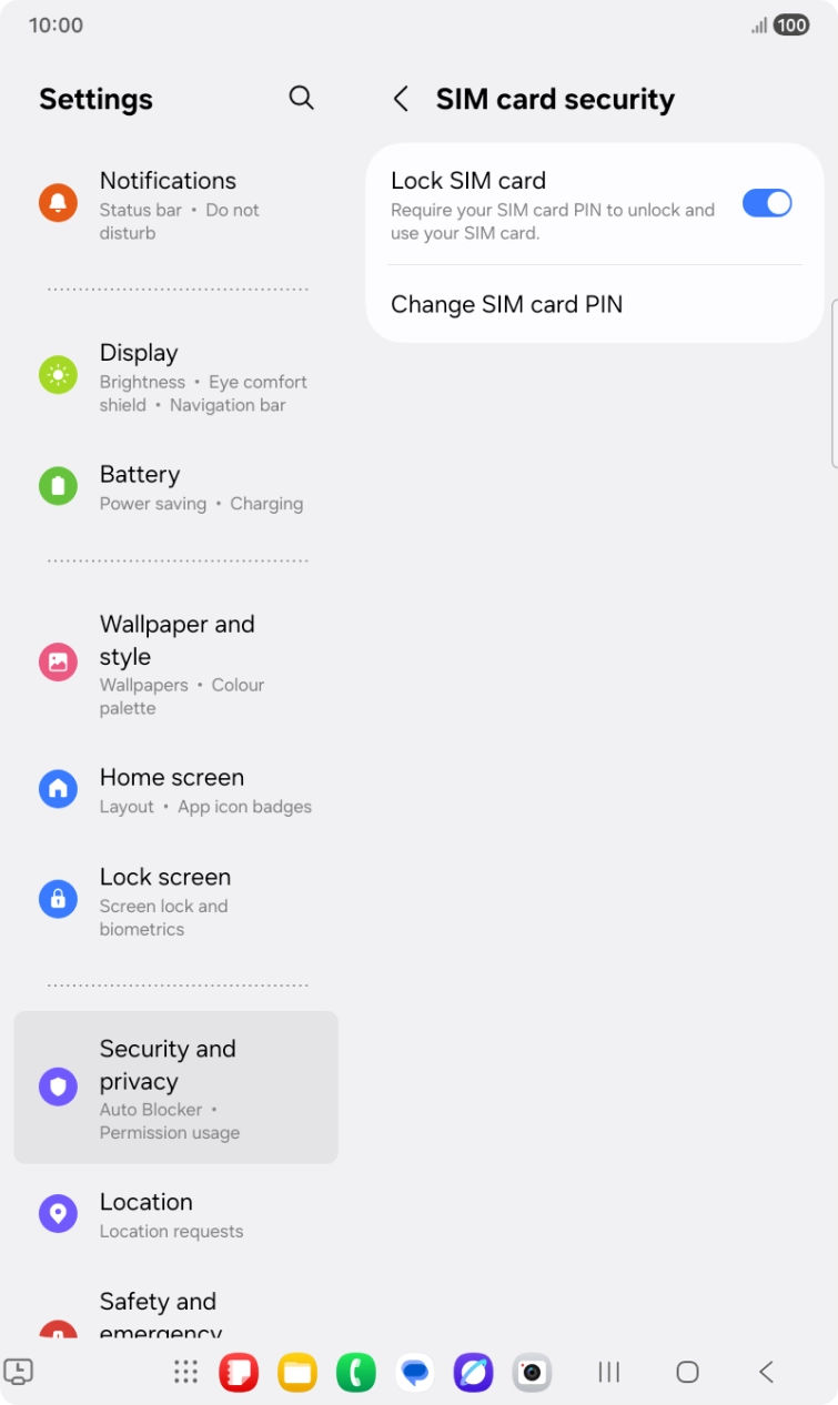 Press the indicator next to 'Lock SIM card' to turn the function on or off.