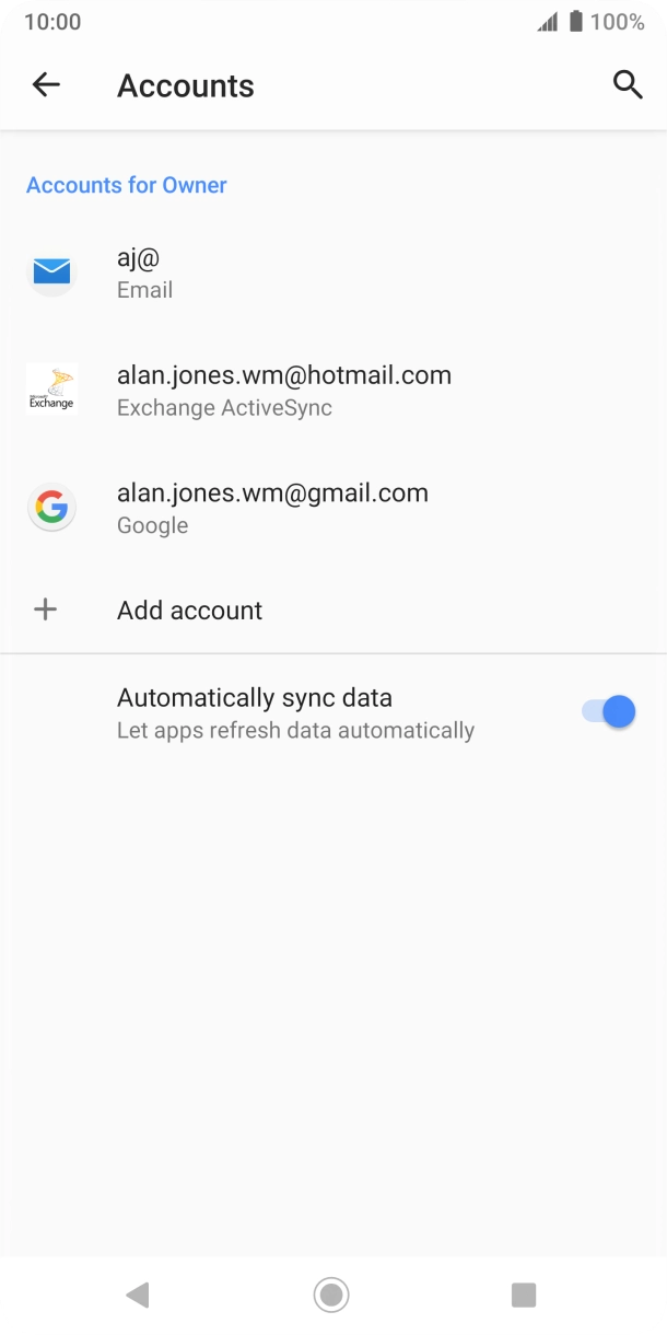 Press the indicator next to 'Automatically sync data' to turn the function on or off. Press the indicator next to 'Automatically sync data' to turn the function on or off.