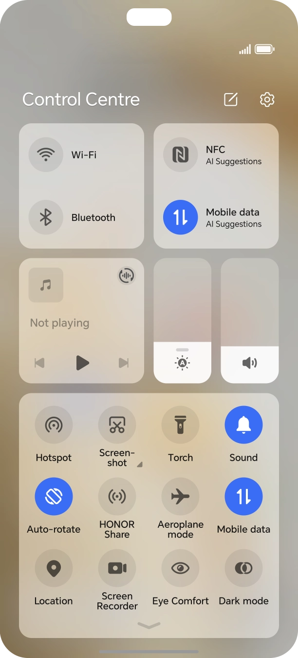Press the mobile data icon to turn the function on or off. Press the mobile data icon to turn the function on or off.