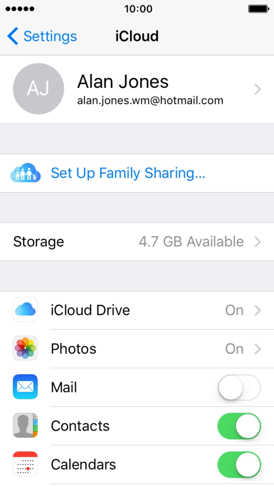 Press the indicator next to the required data type to turn synchronisation on or off.