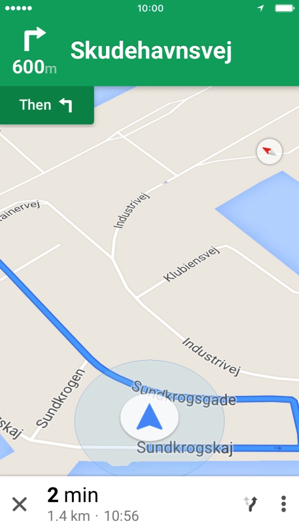 The travel information at the bottom of the screen shows your estimated time of arrival and distance to destination. The travel information at the bottom of the screen shows your estimated time of arrival and distance to destination.