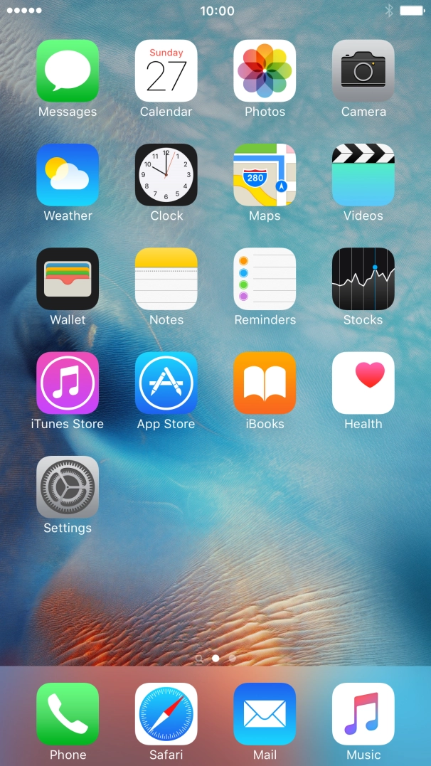 The Bluetooth icon shows that Bluetooth is turned on.