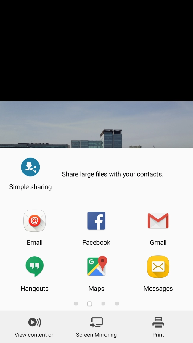 Press the required social network. Follow the instructions on the screen to key in text and upload the picture or video clip to the selected social network.