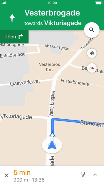 The travel information at the bottom of the screen shows your travel time, estimated time of arrival and distance to destination.