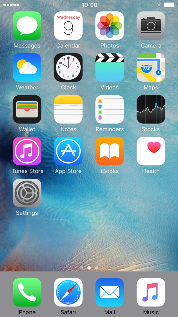 The Bluetooth icon shows that Bluetooth is turned on.