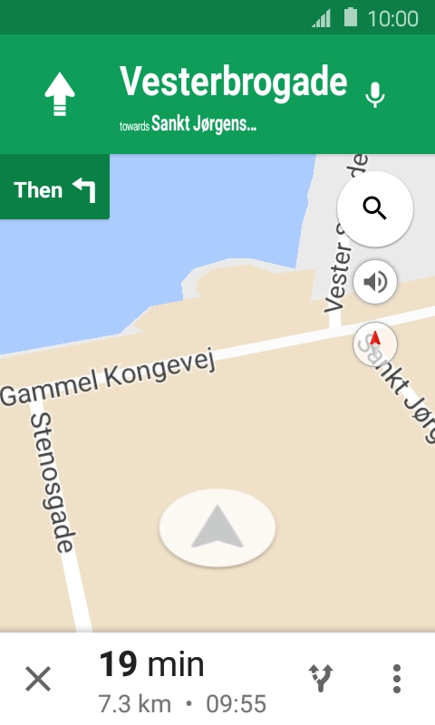 The travel information at the bottom of the screen shows your travel time, estimated time of arrival and distance to destination.