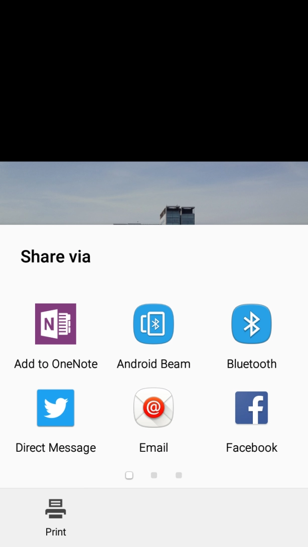Press the required social network. Follow the instructions on the screen to key in text and upload the picture or video clip to the selected social network.