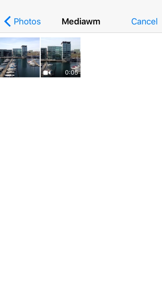 Press the required picture or video clip. Press the required picture or video clip.