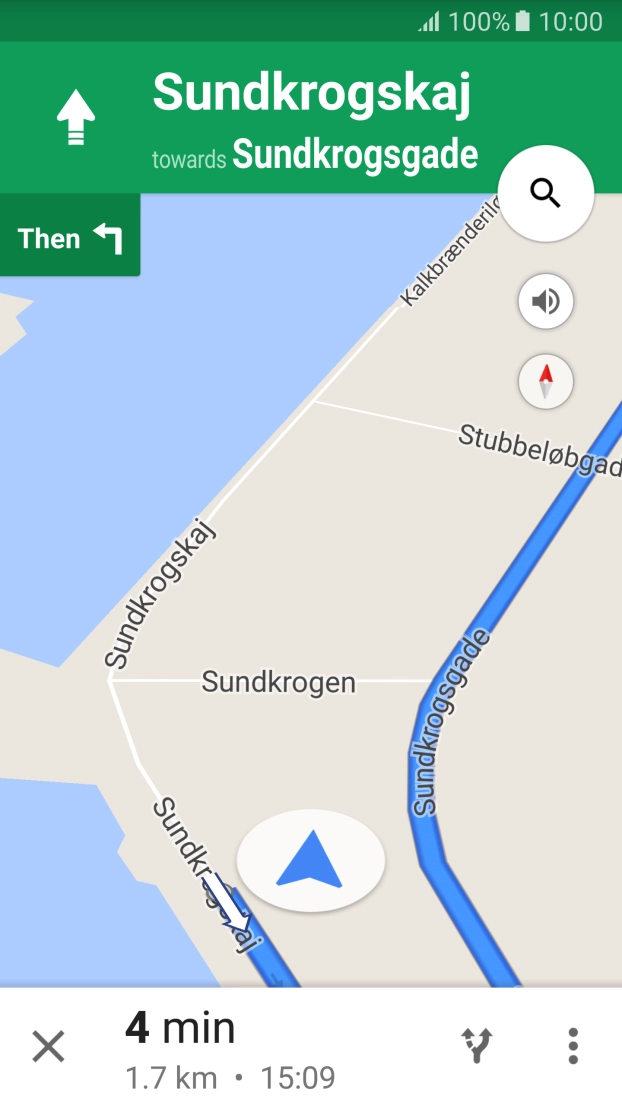 The travel information at the bottom of the screen shows your travel time, estimated time of arrival and distance to destination.