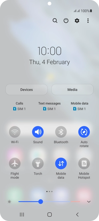 Press the flight mode icon to turn the function on or off. Press the flight mode icon to turn the function on or off.