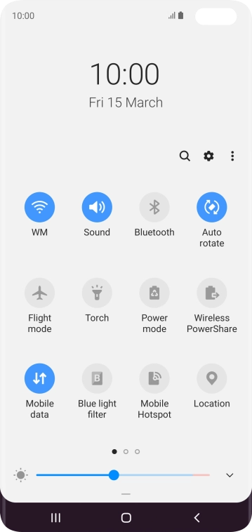 Press the mobile data icon to turn the function on or off. Press the mobile data icon to turn the function on or off.