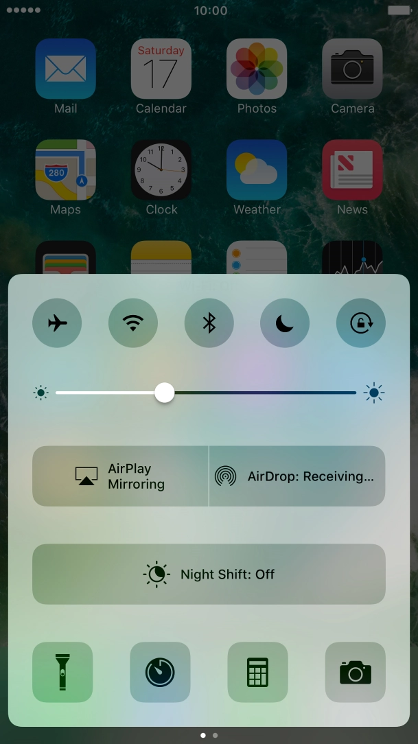 Press the Bluetooth icon to turn the function on or off.