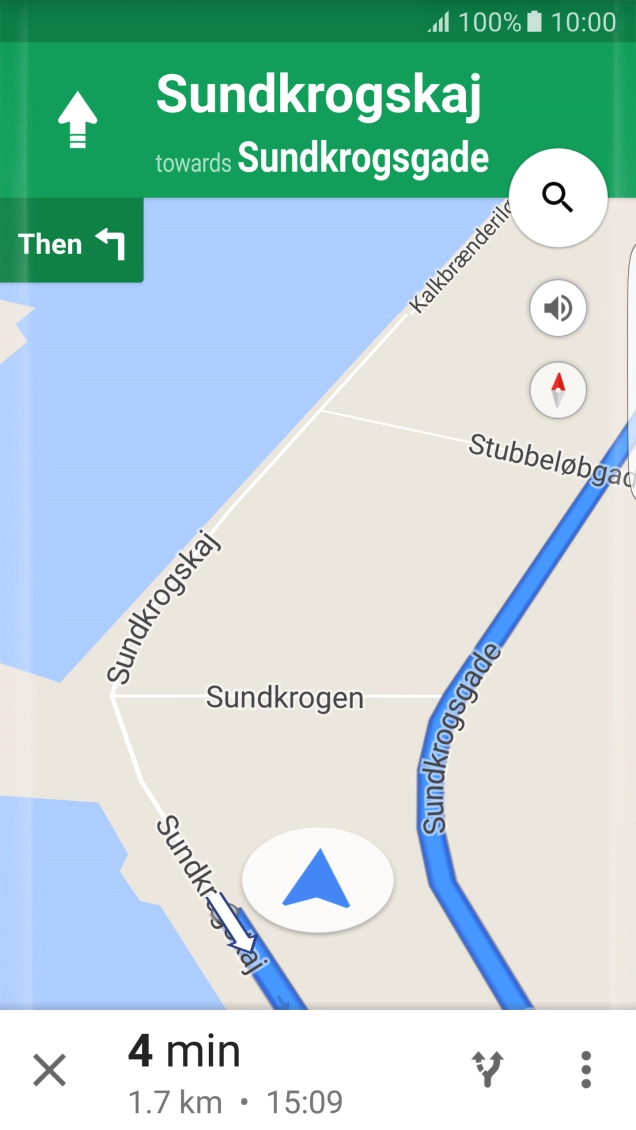 The travel information at the bottom of the screen shows your travel time, estimated time of arrival and distance to destination.