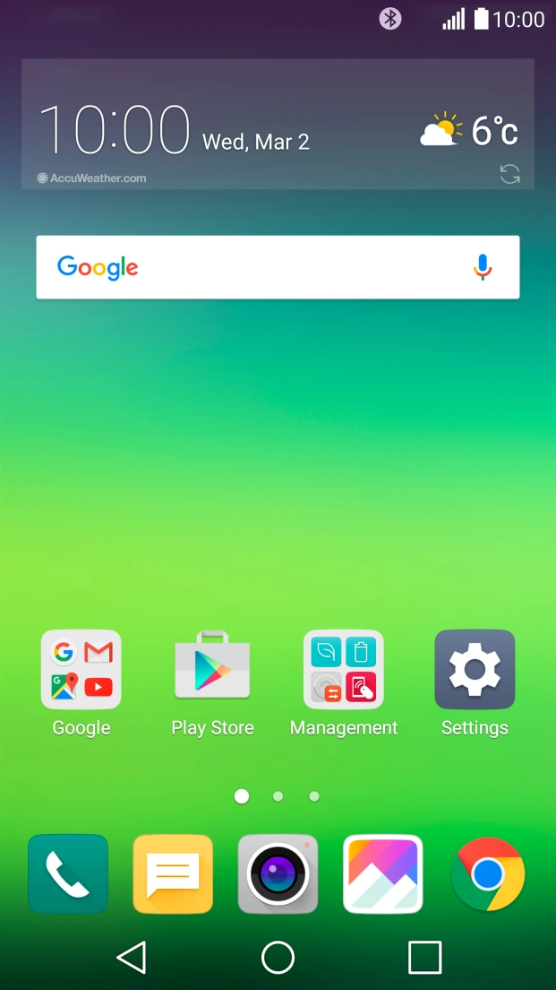 The Bluetooth icon shows that Bluetooth is turned on.