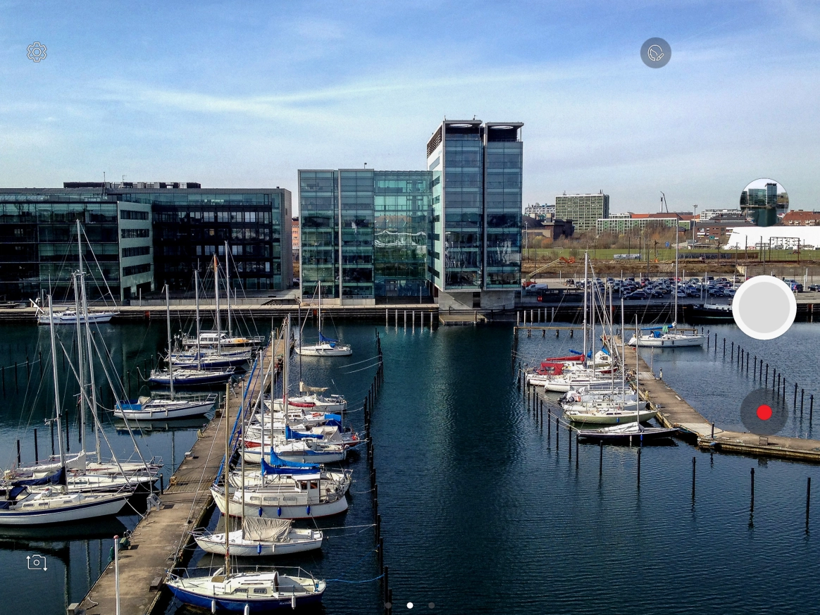 Press the video light icon repeatedly to select the required setting.