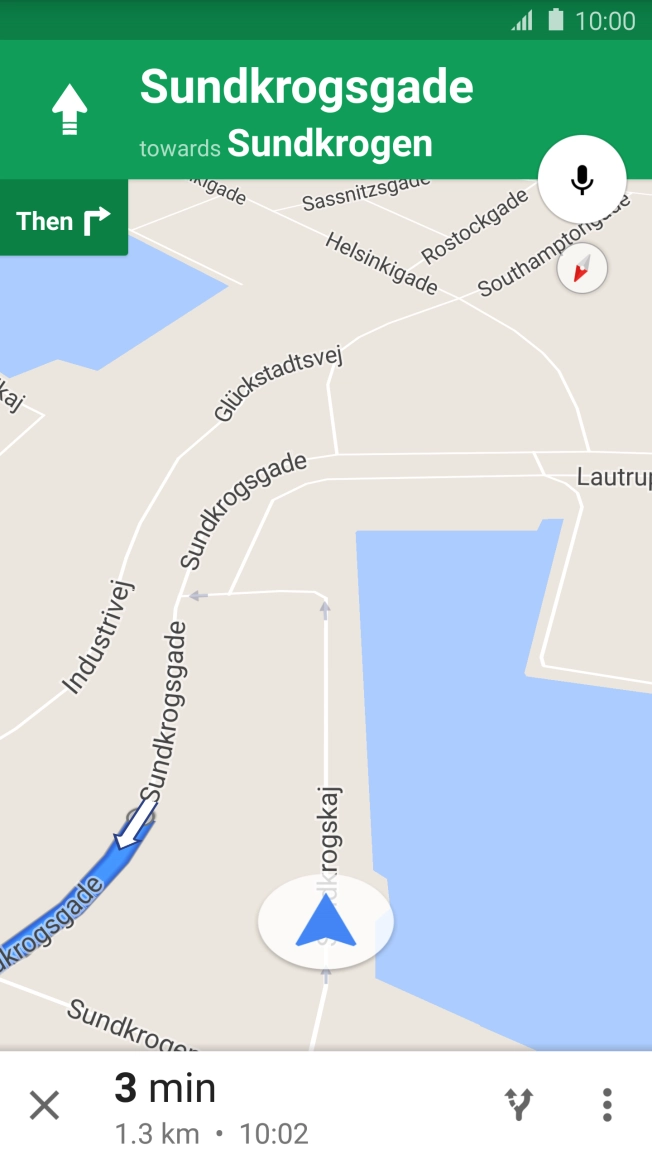 The travel information at the bottom of the screen shows your travel time, estimated time of arrival and distance to destination.
