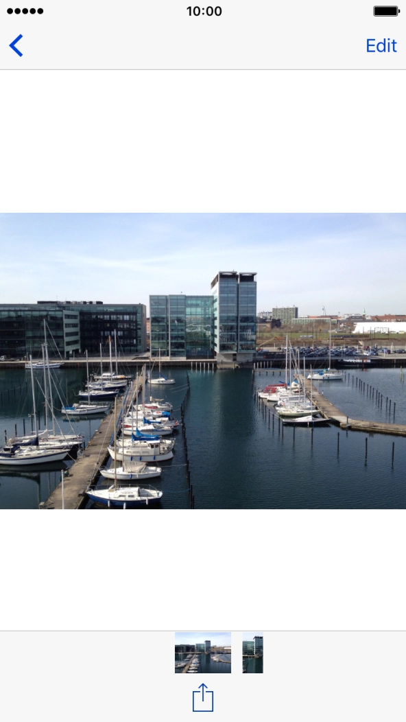 Press the return icon to return to the list of pictures and video clips.