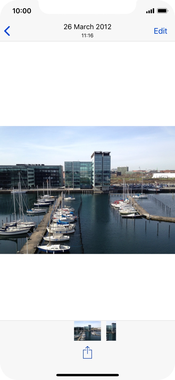 Press arrow left to return to the list of pictures and video clips.